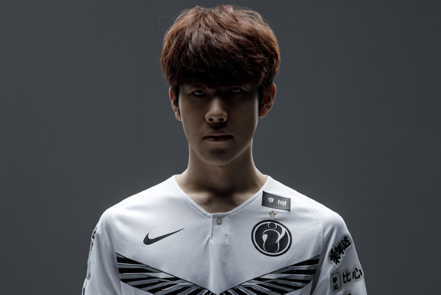 什么是“赔率锚定”？第一次看到的数字如何操控你。（赔率锚定揭秘：首个数字如何左右你的判断）