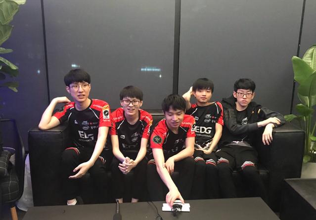G2 Club 正忙：我们准备了 Uzi 和 Ming 加入 G2 的海报，人在哪里？