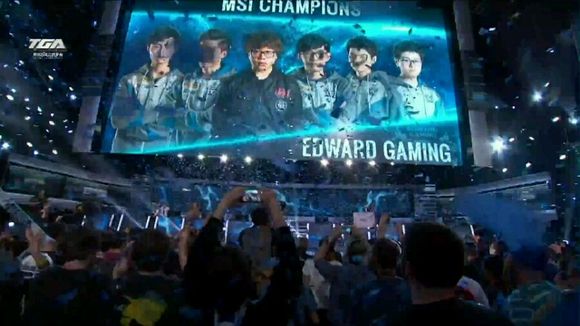 德州扑克这手牌该弃（这手德州扑克该弃牌）