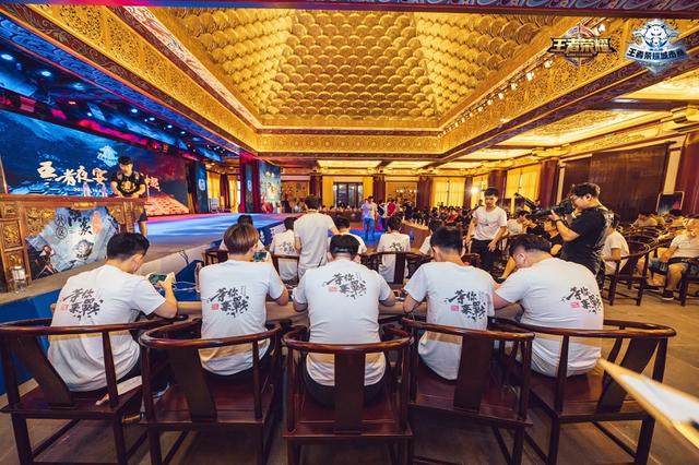 什么是“零和博弈”的残酷性？解析十三水桌上筹码流动的数学本质。（揭示零和博弈的冷酷本质：十三水牌桌筹码流动的数学解析）